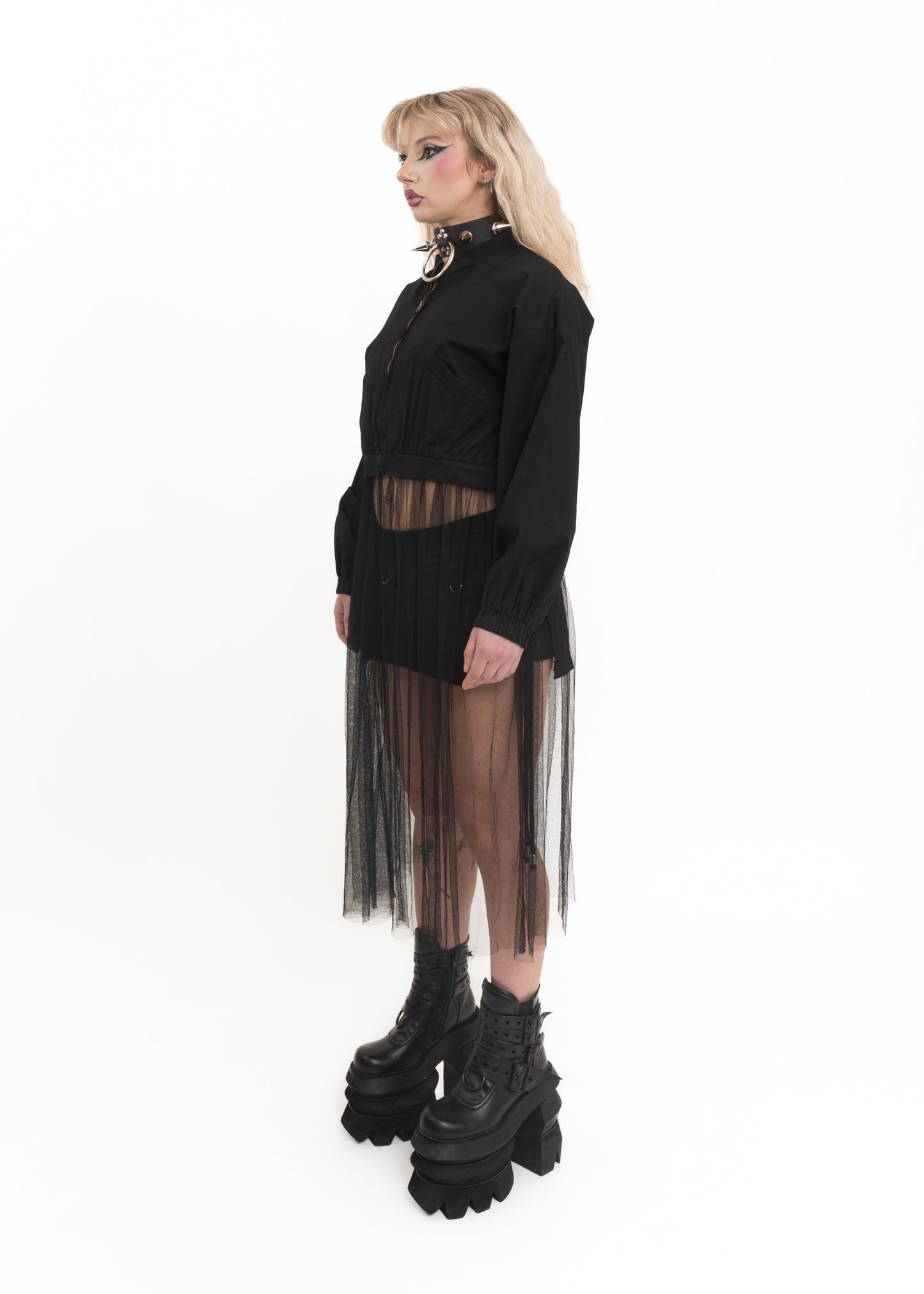Bomber jacket with detachable mesh trim