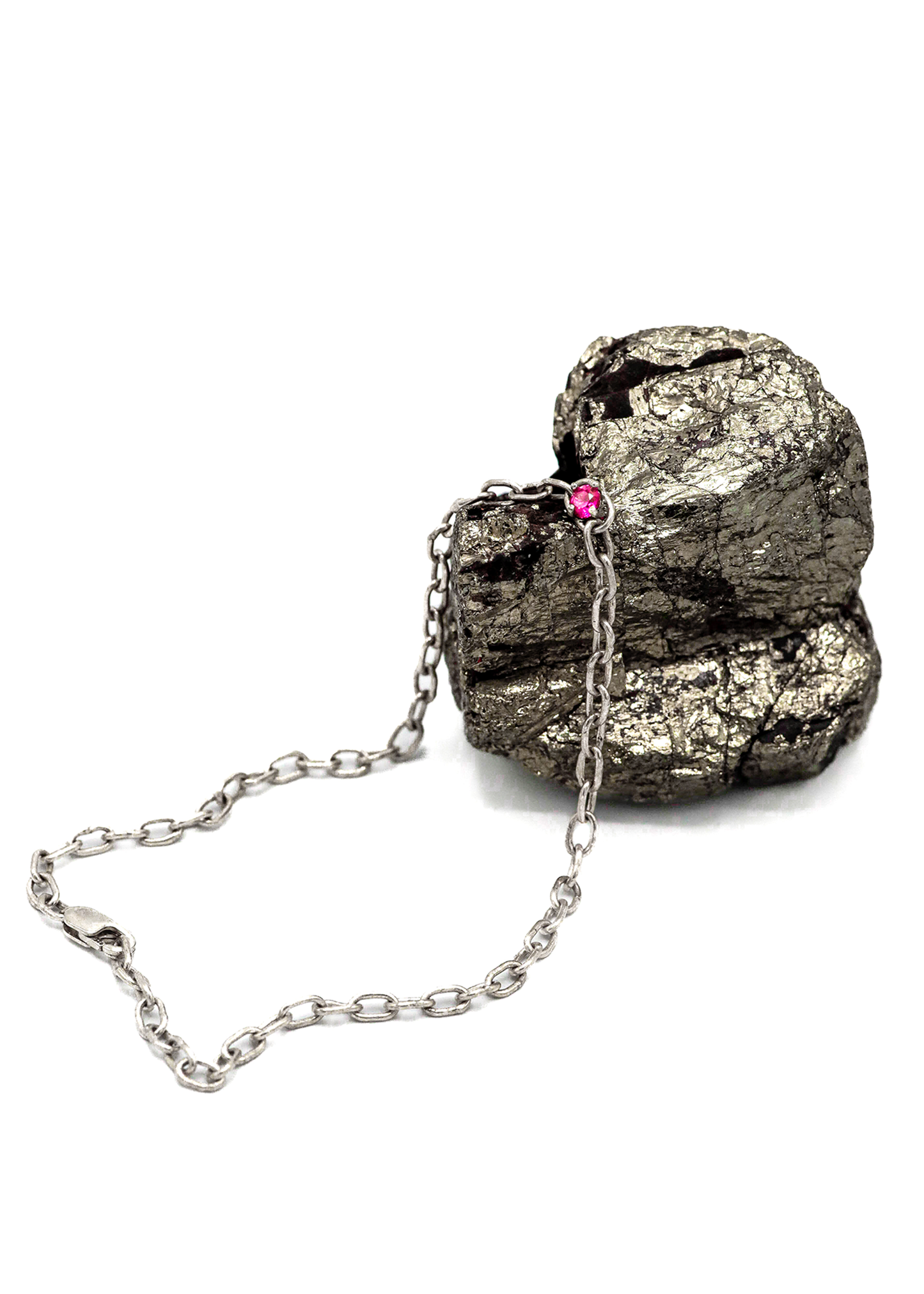 Fine handmade chain bracelet with pink corundum