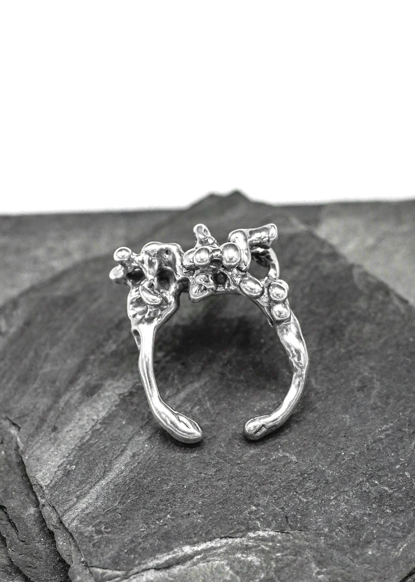 Clove Design Molten dragonfly ring