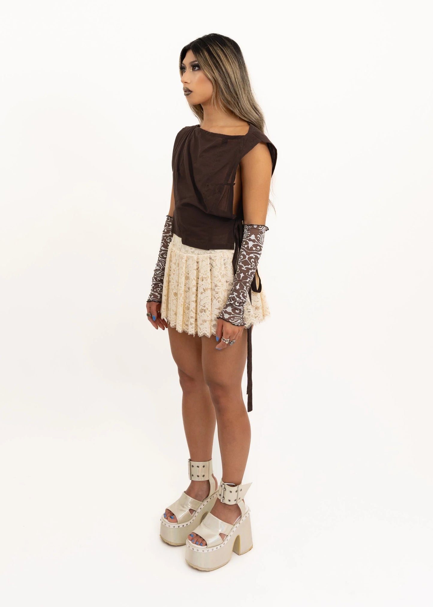 Sleeping Profit Pleated lace mini skirt