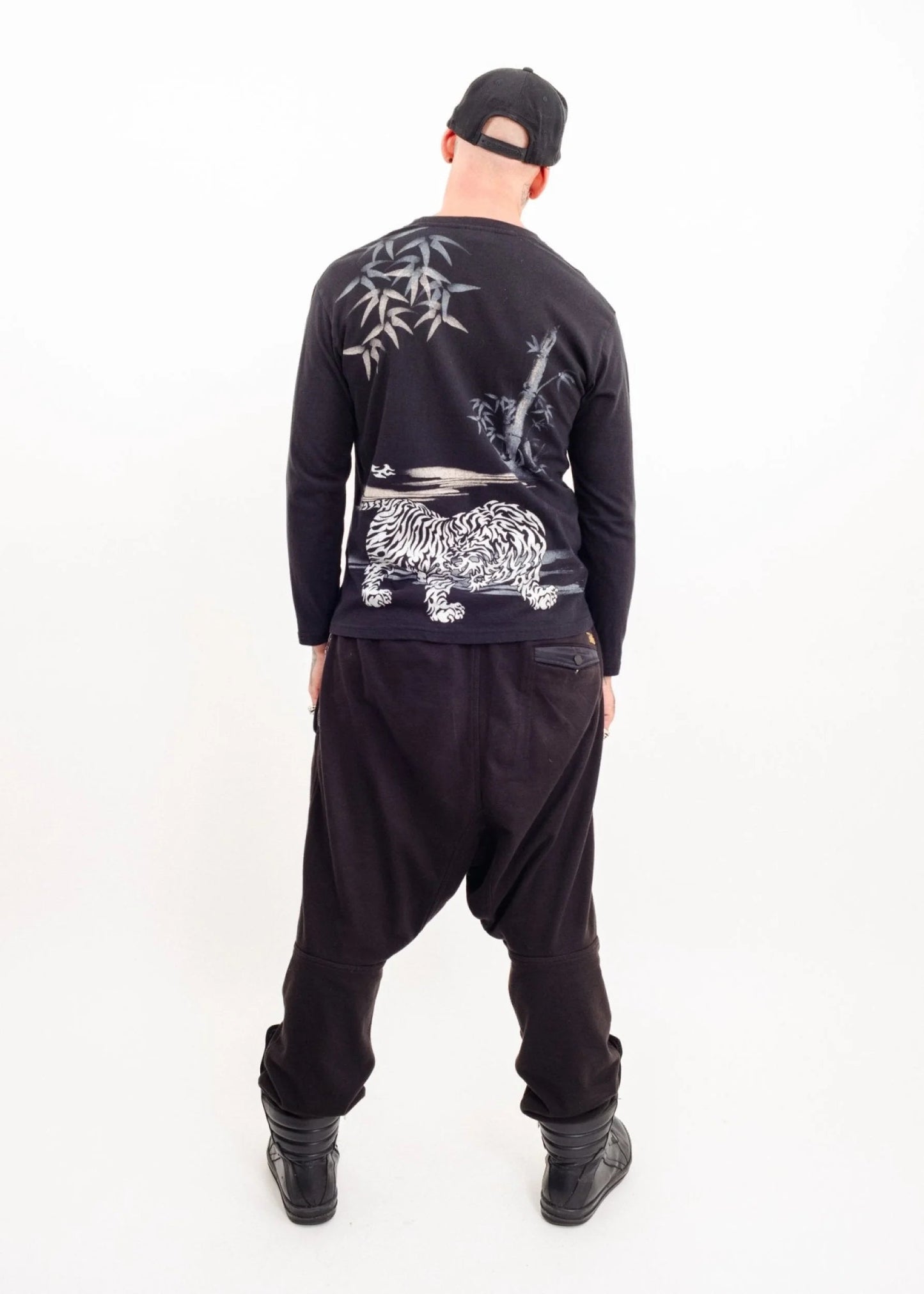 Bullet Noise Sparkly tiger graphic tee