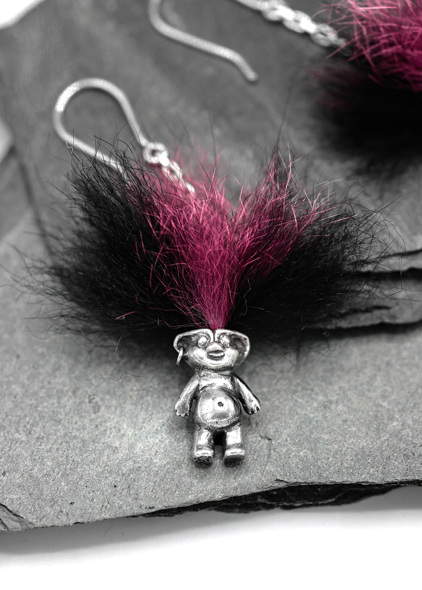 Screaming Jewellery Troll earrings- pink/ black Bizarre Bazaar