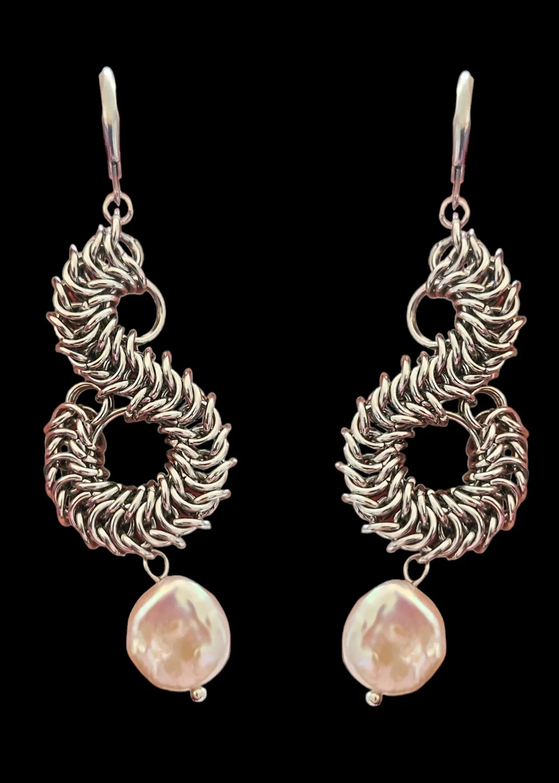 Abigail Steel Chains Venus chainmail earrings with freshwater coin pearl