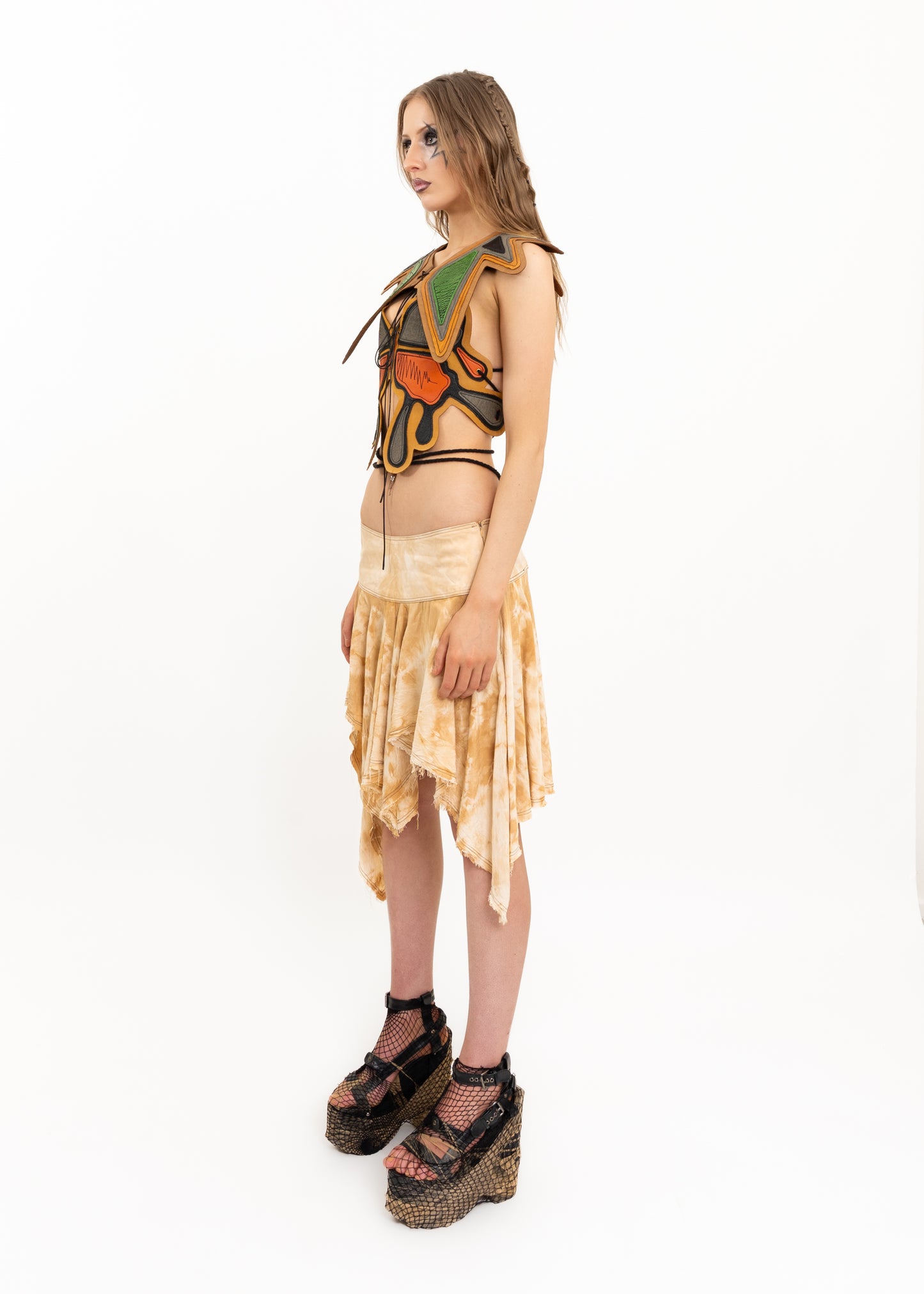 Lace up leather collar