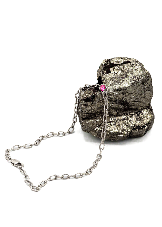 Fine handmade chain bracelet with pink corundum
