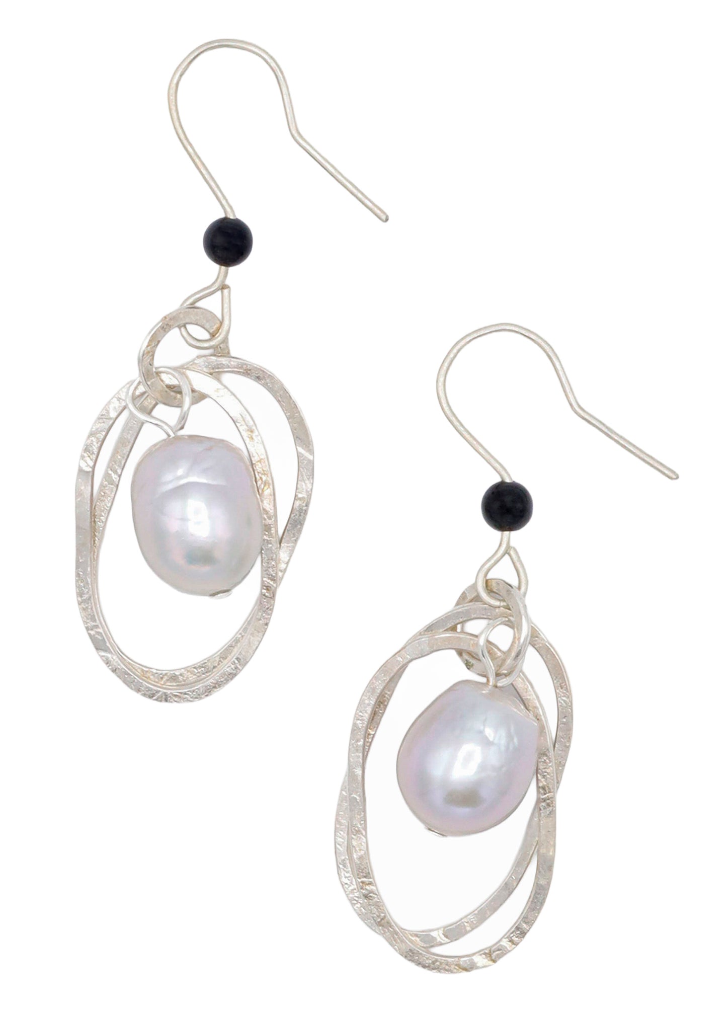 Pearl hammered chain earrings