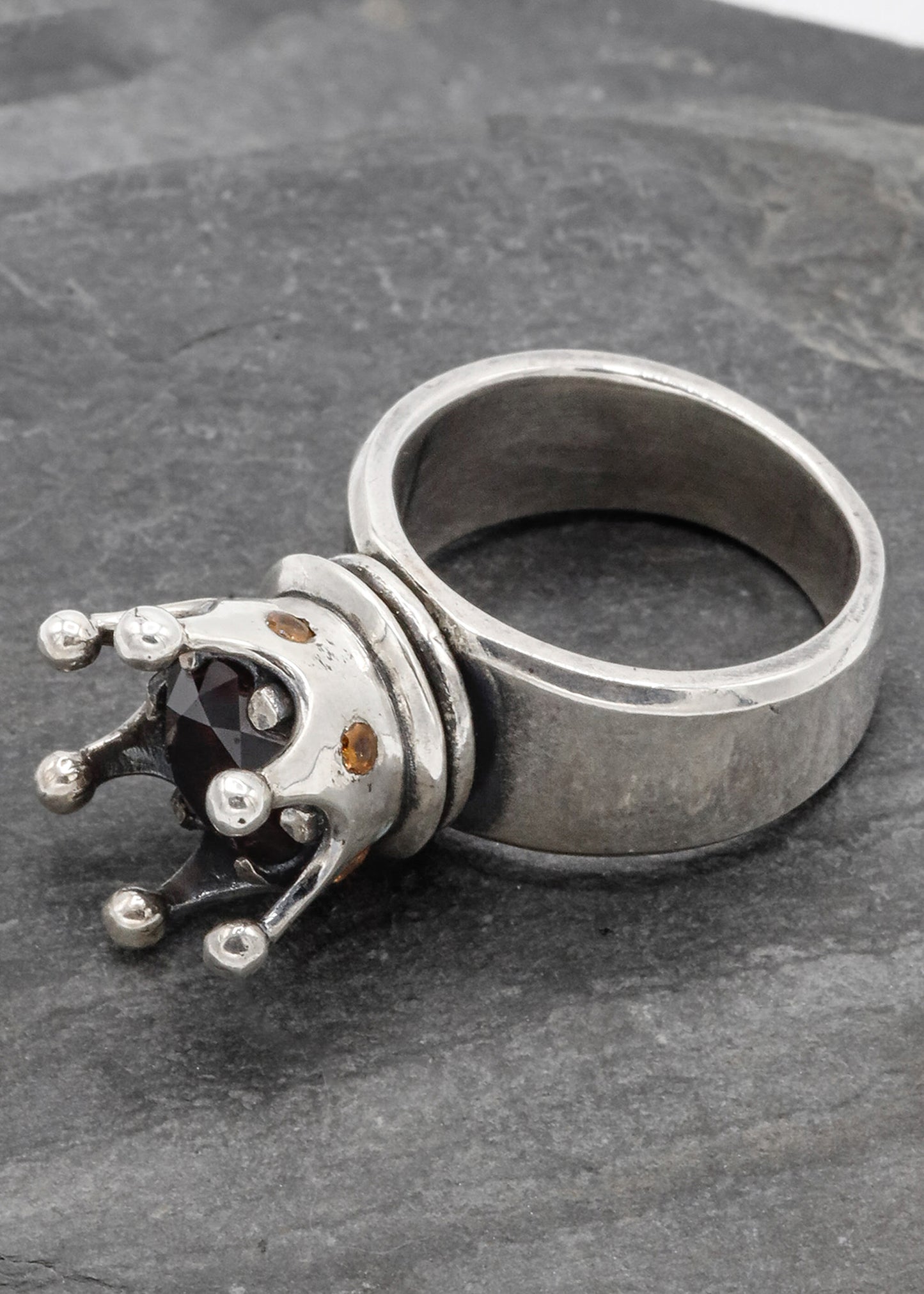 Red Queen ring