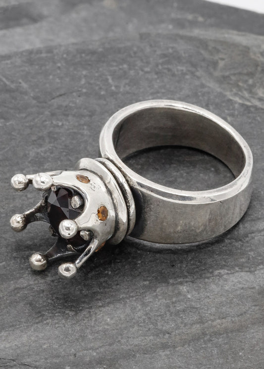 Red Queen ring