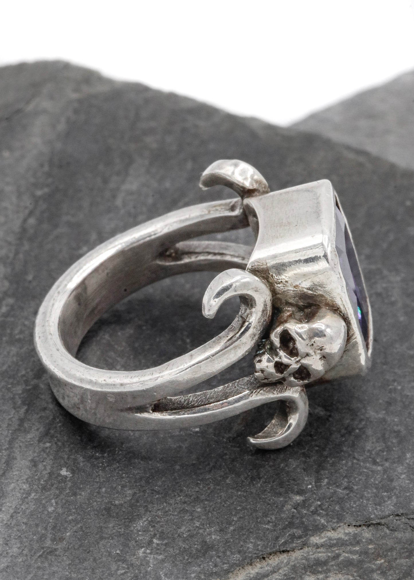 Heliotrope cocktail ring