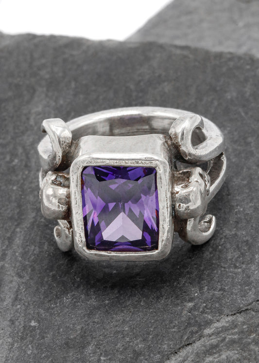 Heliotrope cocktail ring