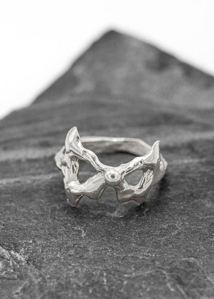 Dripping Bow ring