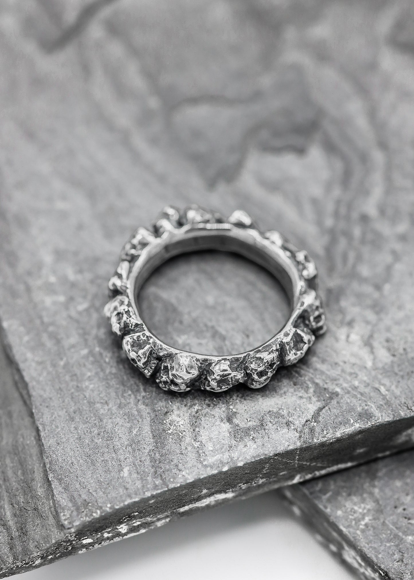 Mini band of skulls ring