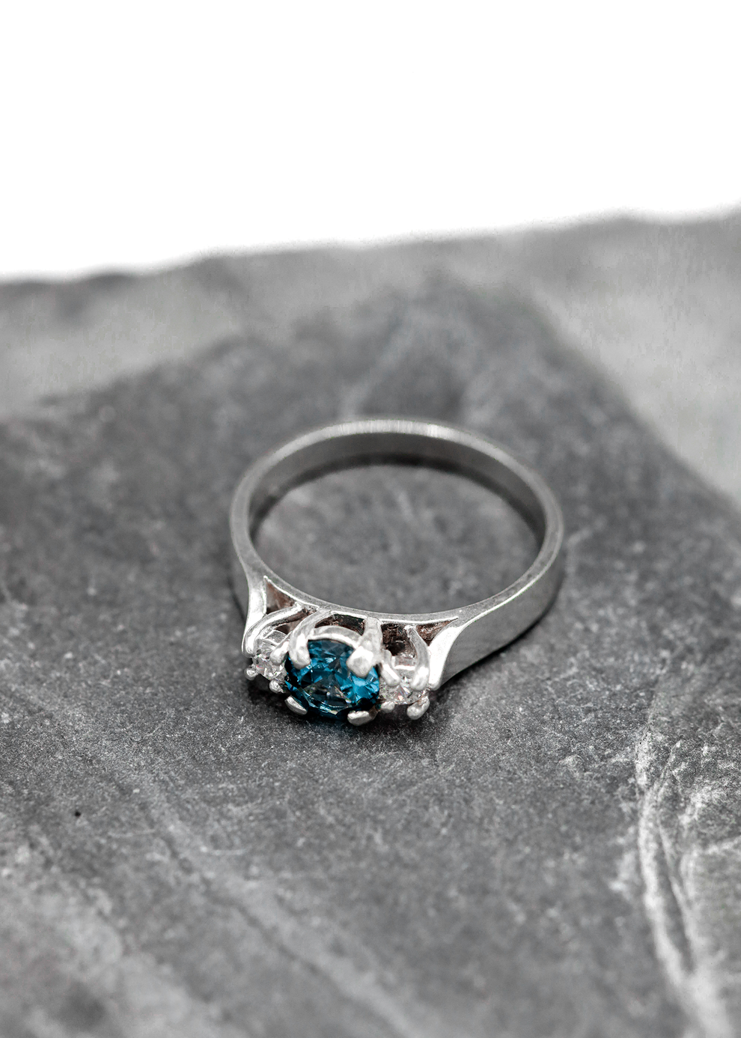Lizard Queen ring- blue