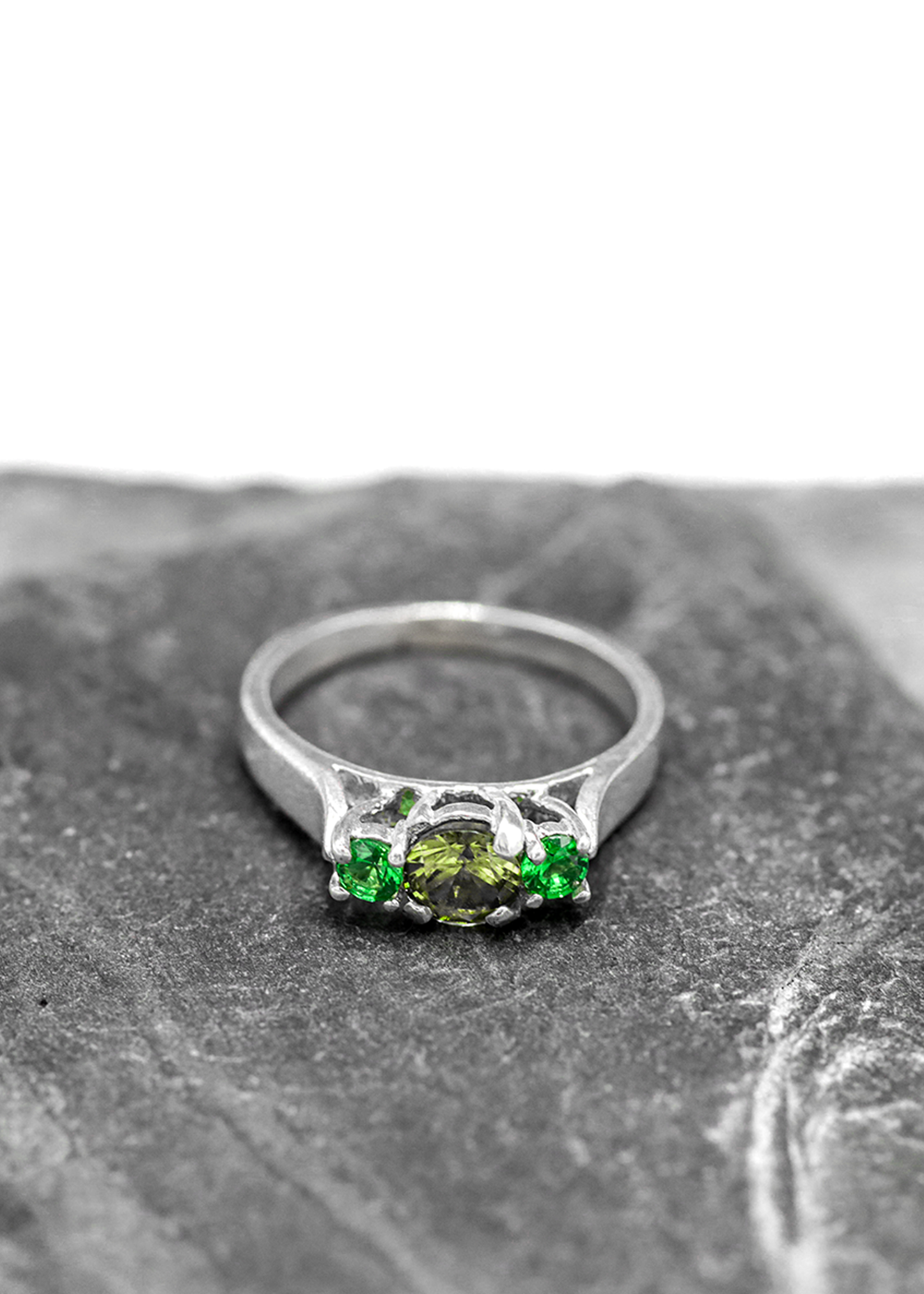 Lizard Queen ring- green