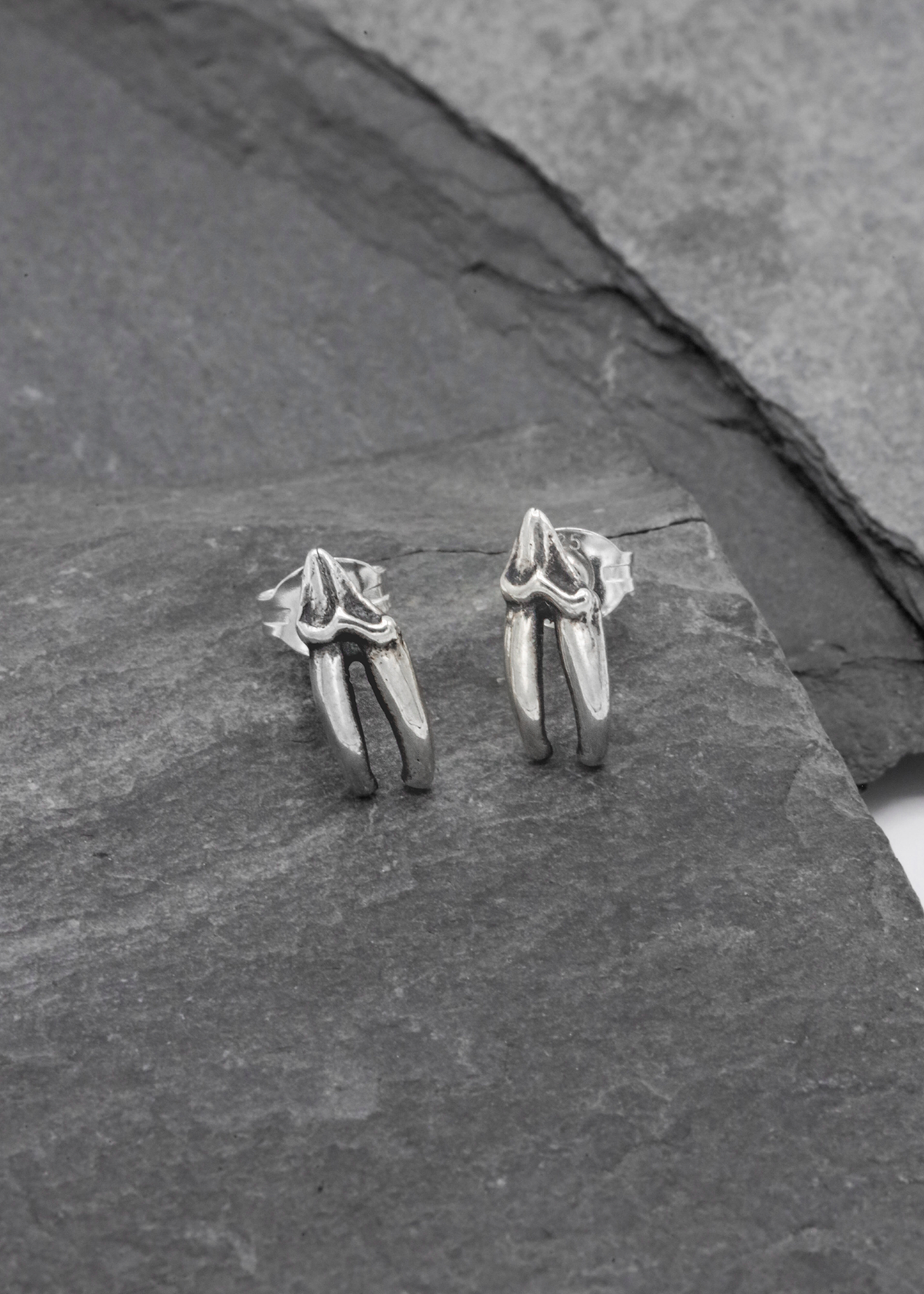 Mink teeth stud earrings