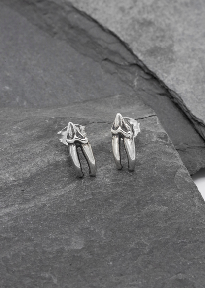 Mink teeth stud earrings