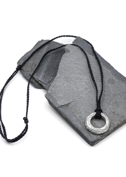 Textured loop necklace