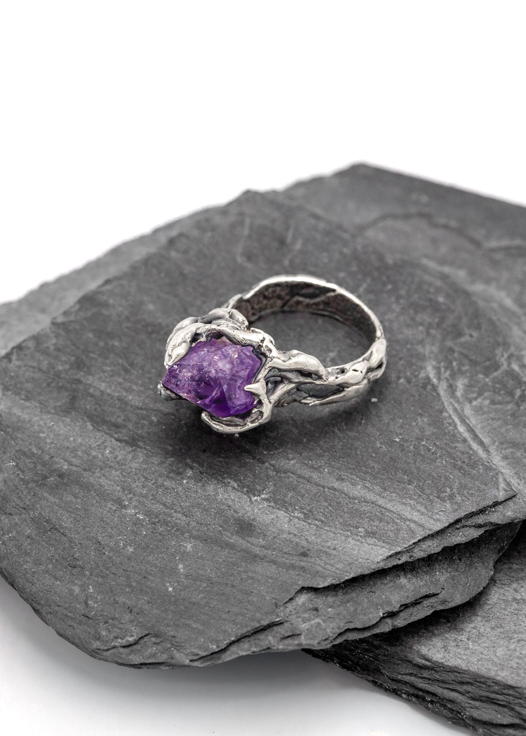 Taika Amethyst ring Bizarre Bazaar