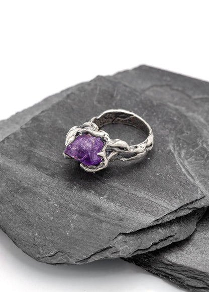 Taika Amethyst ring Bizarre Bazaar