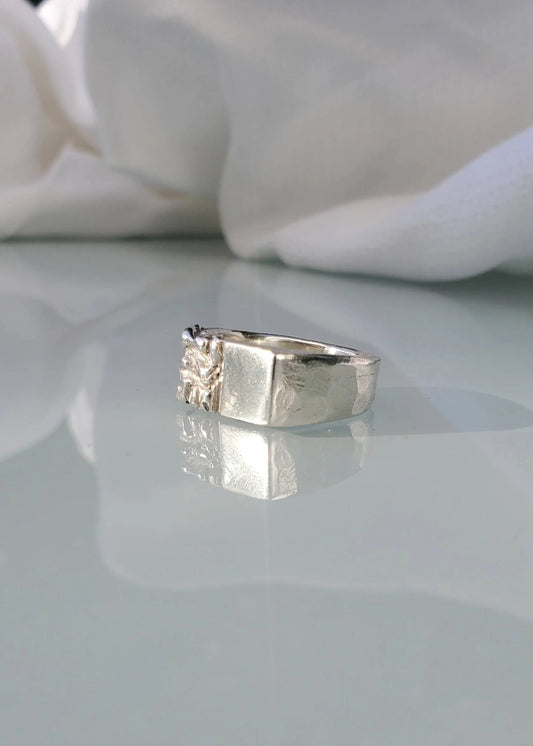 Mothmade Jewels Chip off the block signet ring