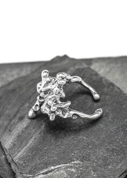 Clove Design Molten dragonfly ring