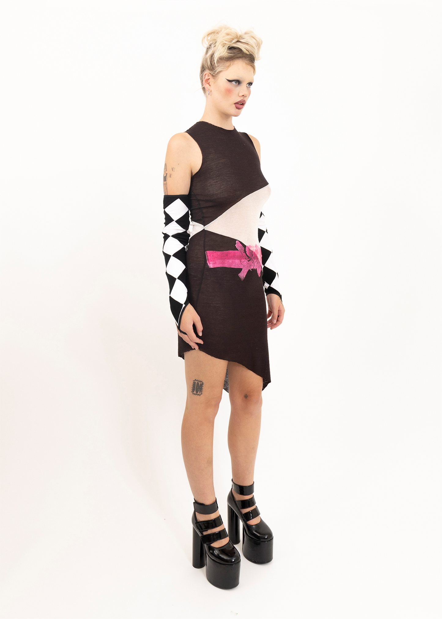 Catherine Boddy Panelled mesh dress with belt print