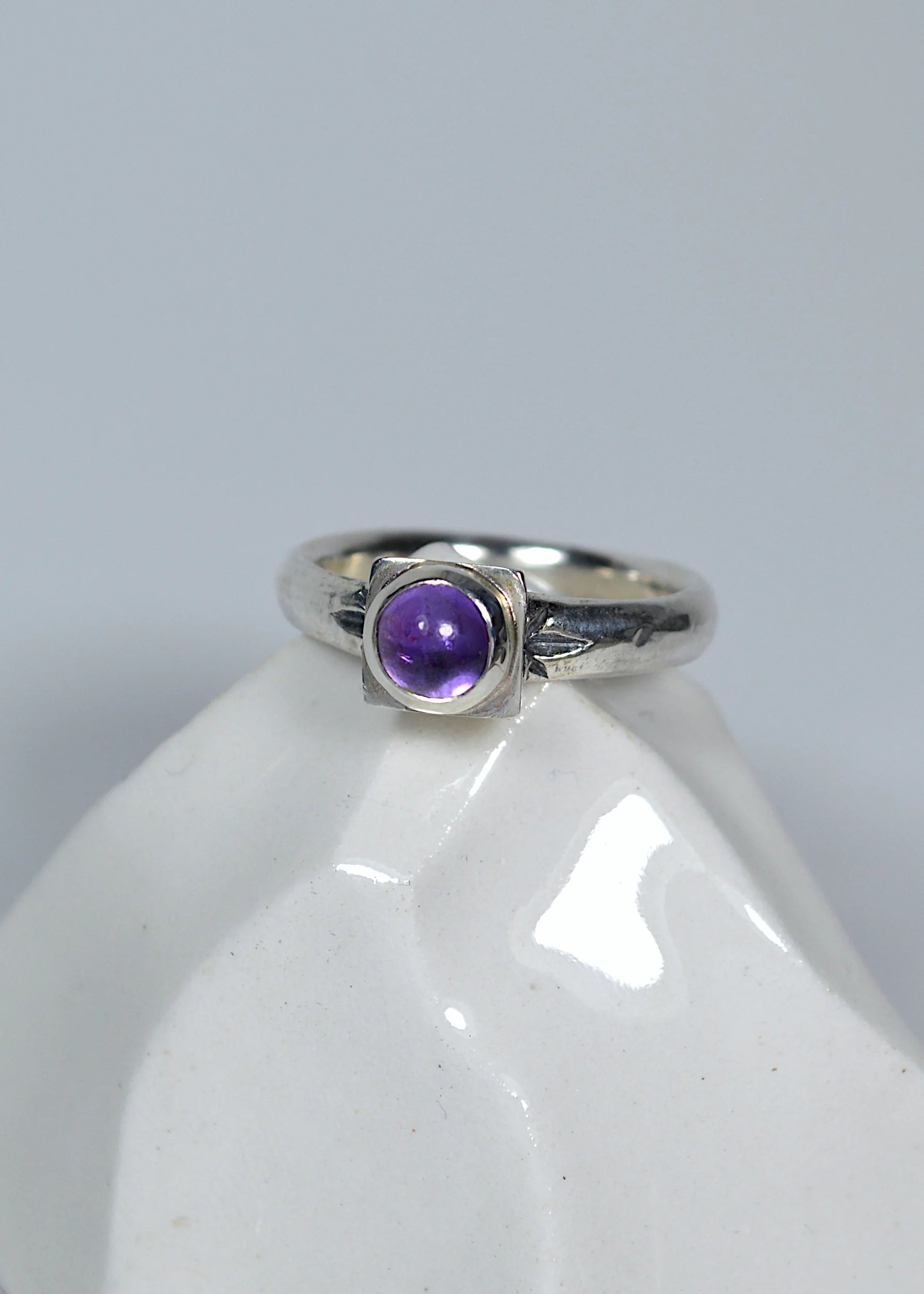 M.V.H Jewellery Pedestal Ring- amethyst