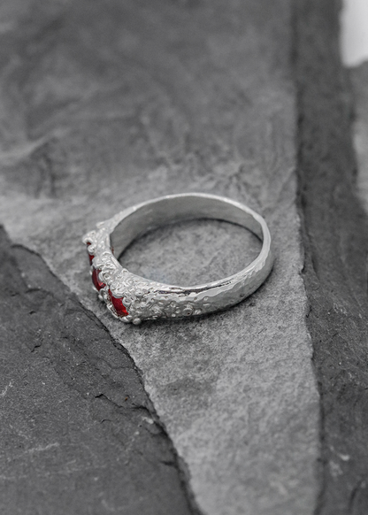 Billy Tooth Rojo ring Bizarre Bazaar