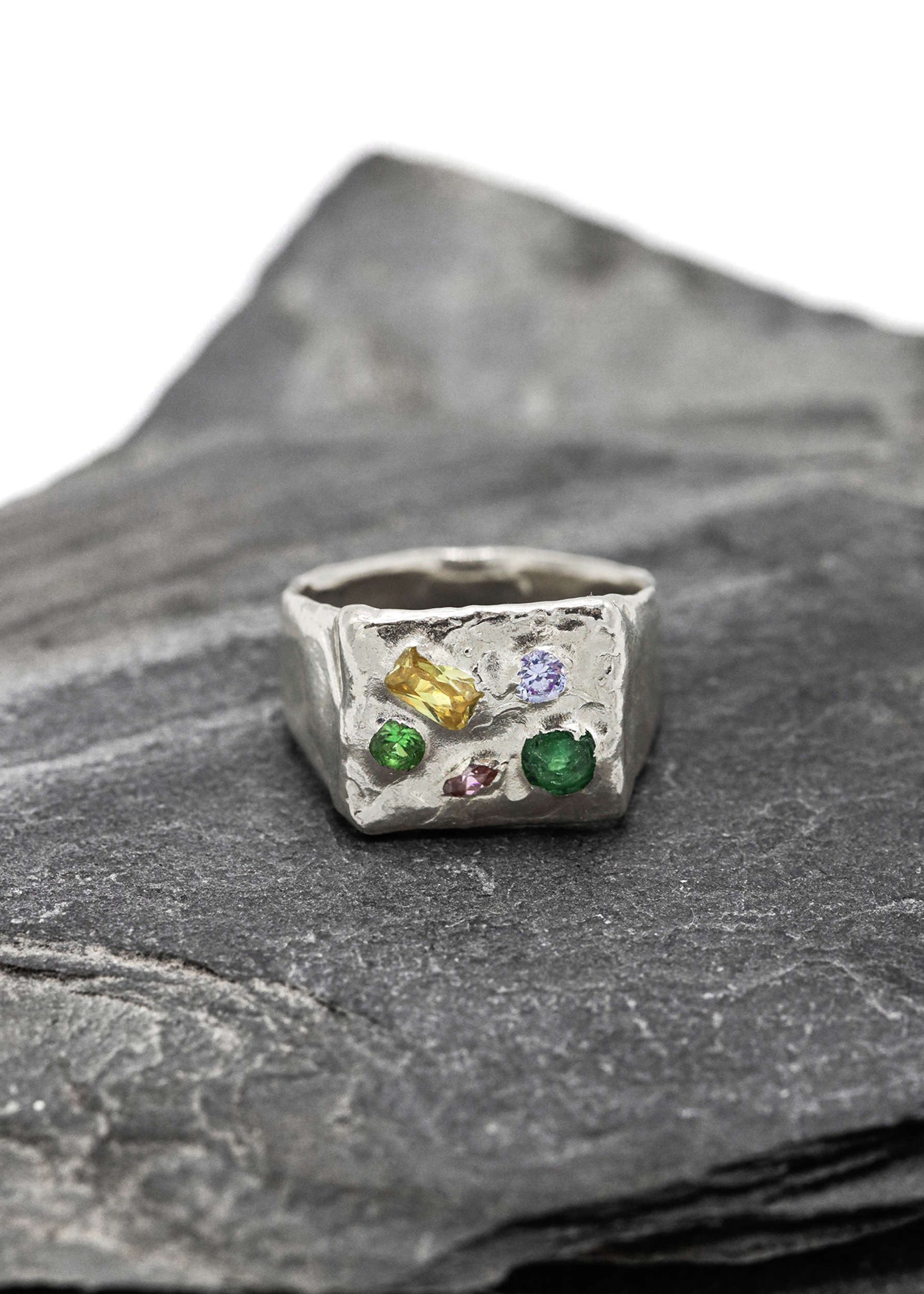 Marmalade Gardens Solitude signet ring Bizarre Bazaar