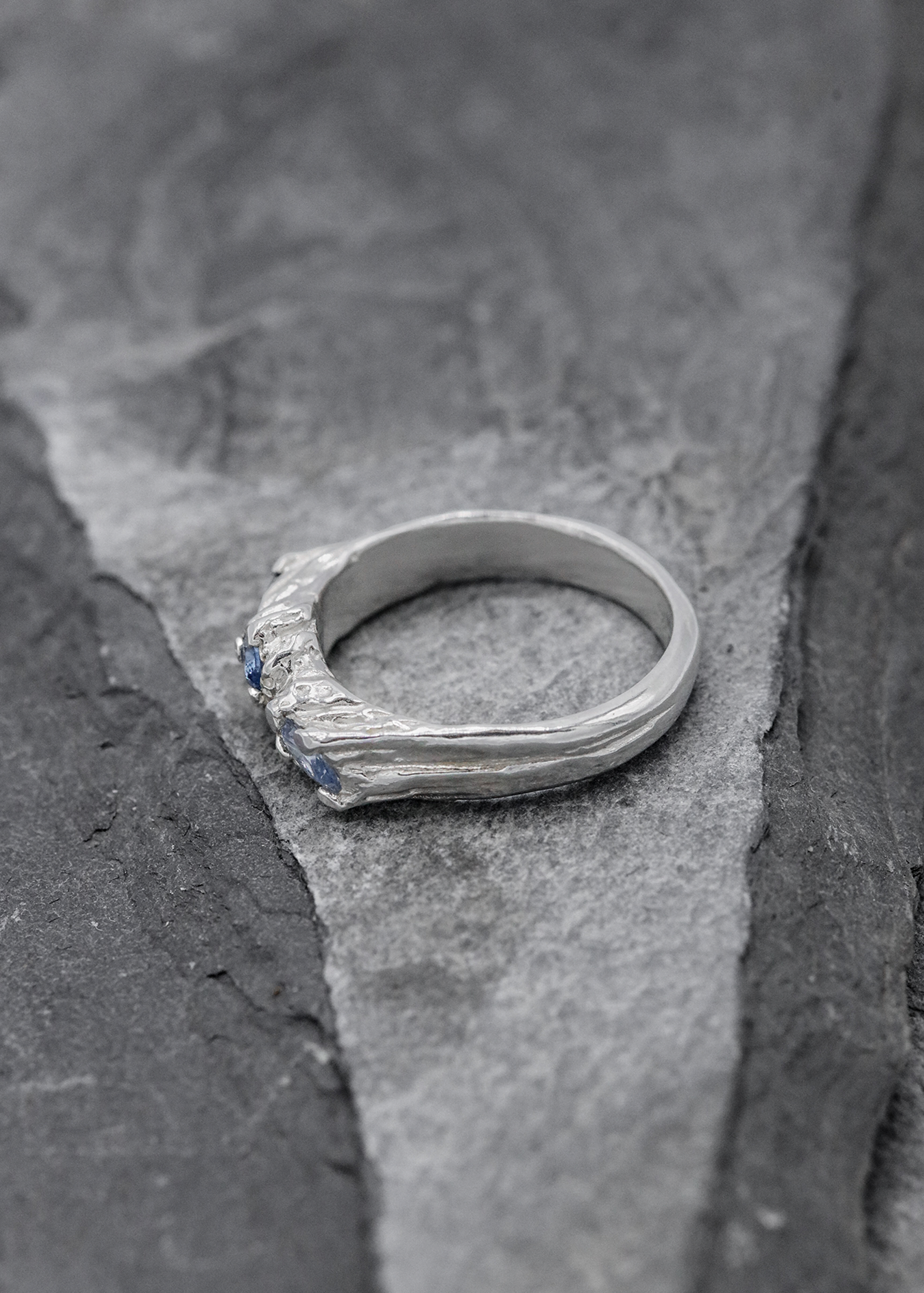 Billy Tooth Urdina ring Bizarre Bazaar
