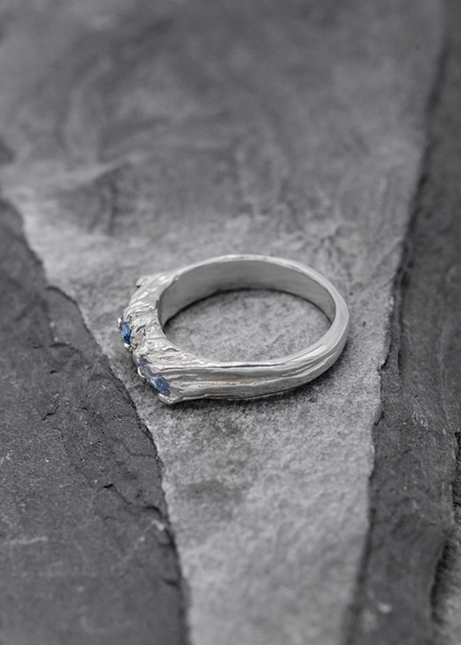 Billy Tooth Urdina ring Bizarre Bazaar
